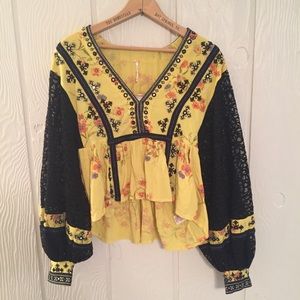 ✨NWT Free People Lace Sleeve Top